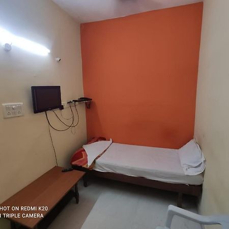 Hotel Sai Nivas Residency Хайдарабад Экстерьер фото
