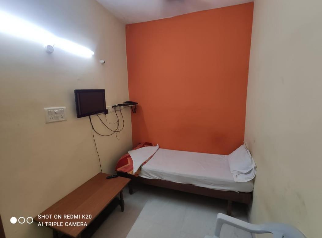 Hotel Sai Nivas Residency Хайдарабад Экстерьер фото